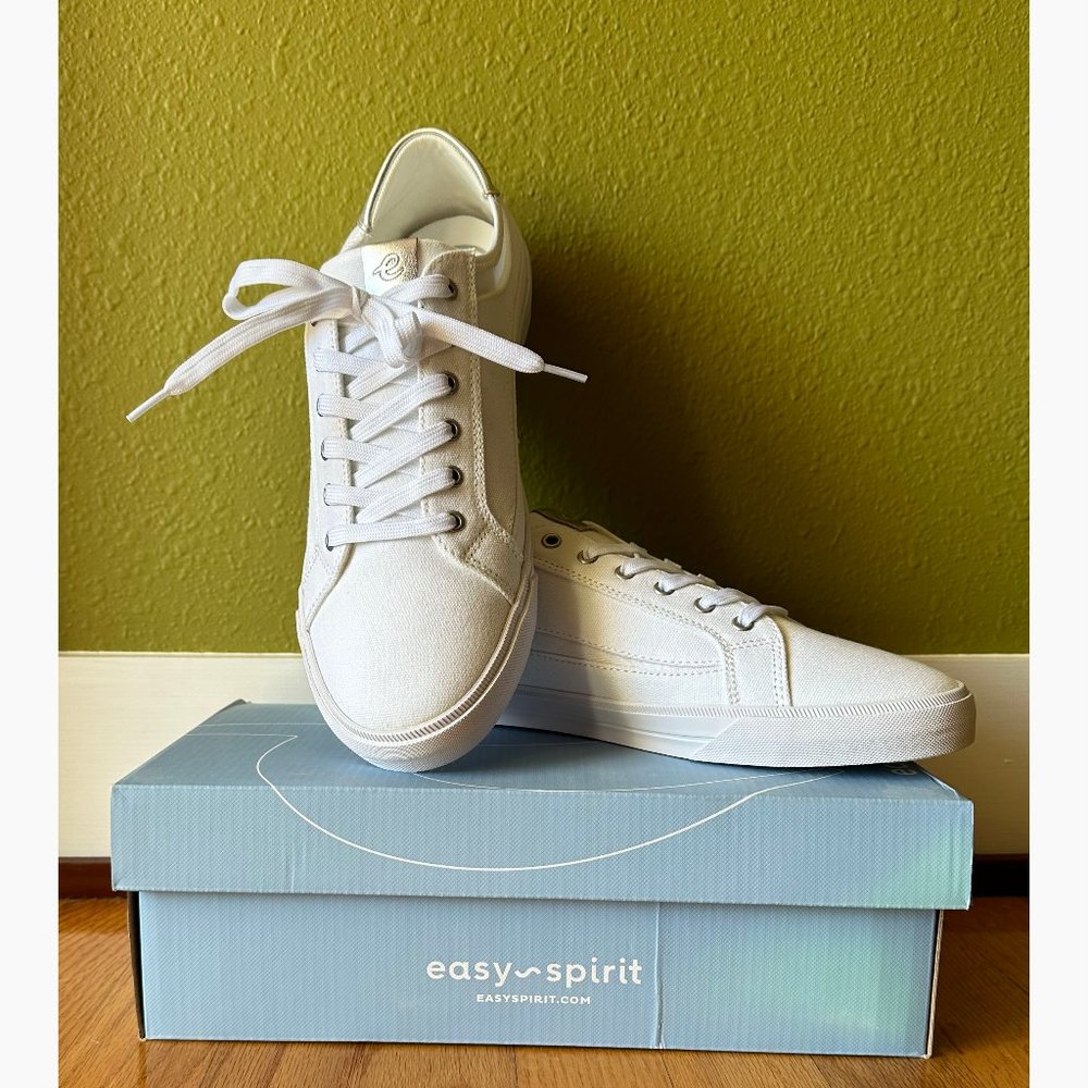 NEW!!  Womens Easy Spirit Canvas Sneakers